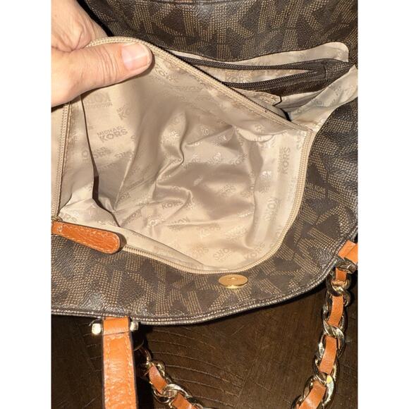 Michael Kors Women’s Harper Black Leather & Gold Hardward Tote Bag - Picture 11 of 11